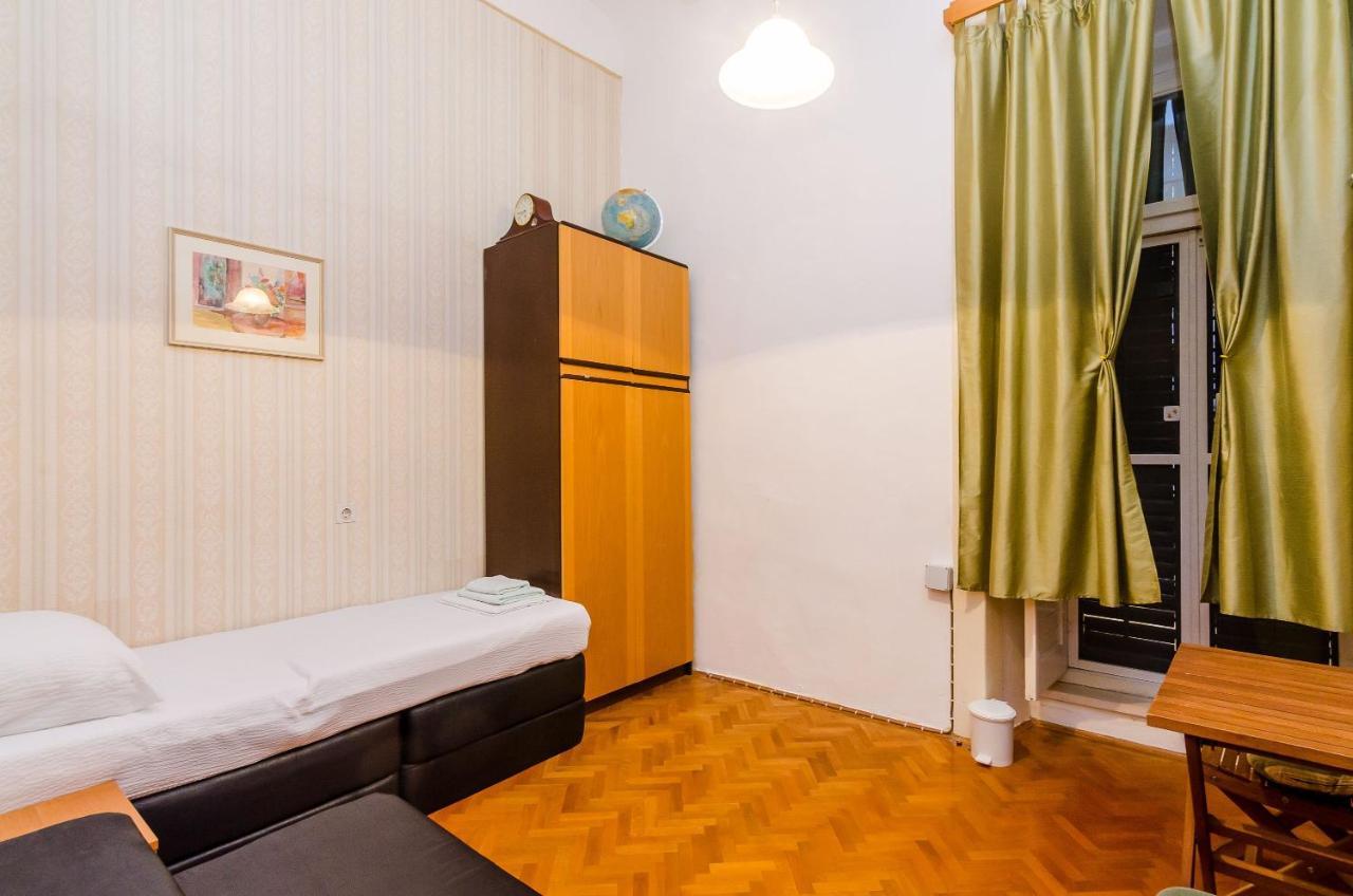 Two Stars Two Beds Downtown Appartement *