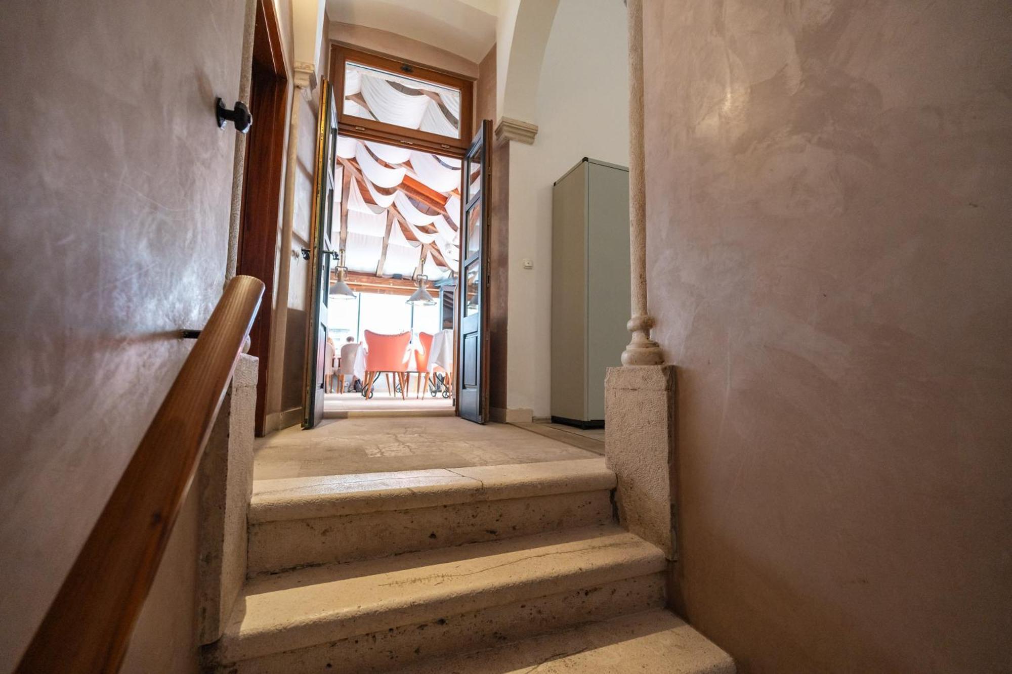 Two Stars Two Beds Downtown Appartement
